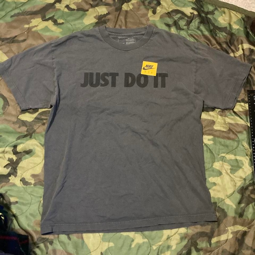 Vintage 00s Nike Just Do It graphic tee faded cotton